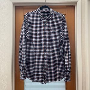 Men’s long sleeved button up